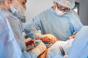 NOS MÉDECINS DE TOUTES SPÉCIALISTES SONT CHOISIS PARMIS LES PLUS COMPÉTENTS INTERNATIONAL MEDICAL SERVICE AGENCY