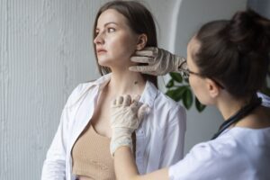 NOS MÉDECINS DE TOUTES SPÉCIALISTES SONT CHOISIS PARMIS LES PLUS COMPÉTENTS INTERNATIONAL MEDICAL SERVICE AGENCY