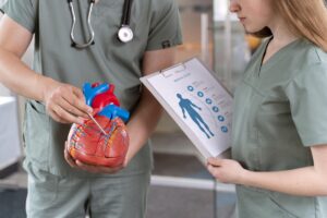 NOS MÉDECINS DE TOUTES SPÉCIALISTES SONT CHOISIS PARMIS LES PLUS COMPÉTENTS INTERNATIONAL MEDICAL SERVICE AGENCY